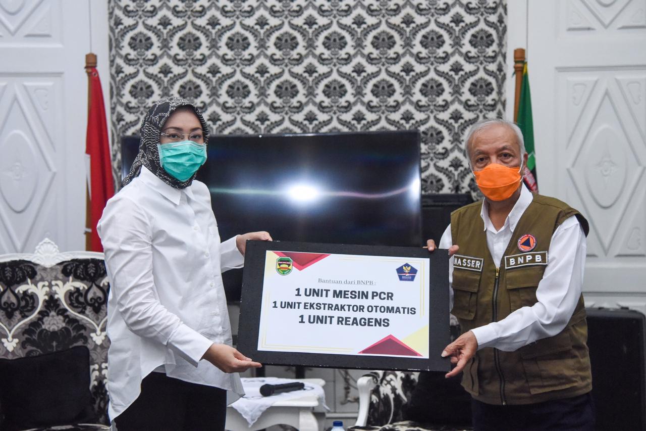 Pemkab Purwakarta Terima Mesin PCR dari Gugus Tugas Covid-19 Pusat